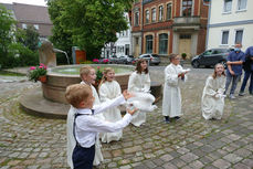 Feier der 1. Heiligen Kommunion in Sankt Crescentius (Foto: Karl-Franz Thiede)